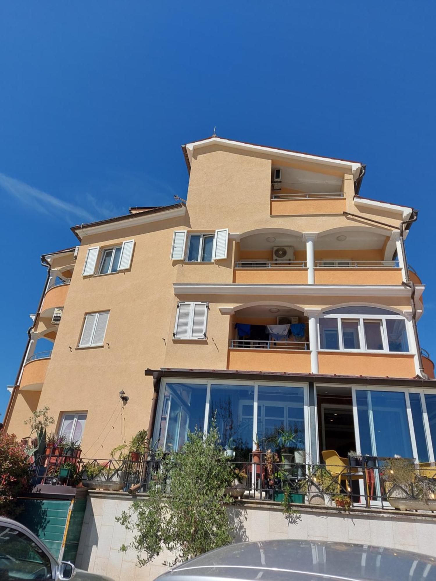 Sole Apartment
